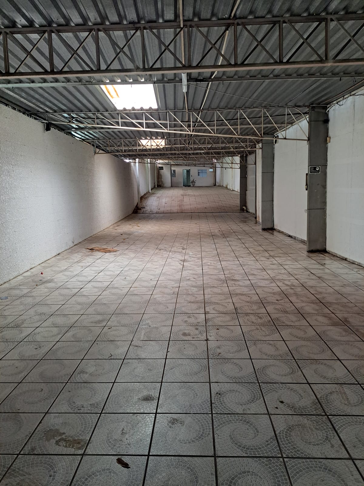 Salão comercial de 1.100 m² para locação na Rua Sete de Setembro — Sorocaba — imagem 2