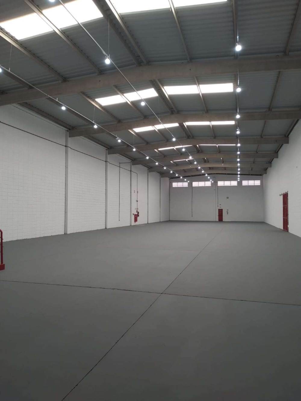 Galpão industrial de 1.000 m² para locação no Iporanga — imagem 2