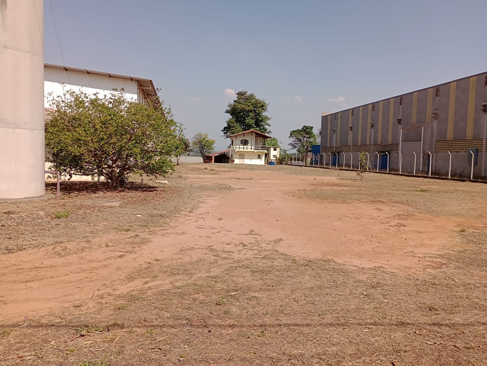 Galpão e terrenos à venda no Cajuru do Sul — Lotes 4, 5, 6, 8 e 9 — imagem 3