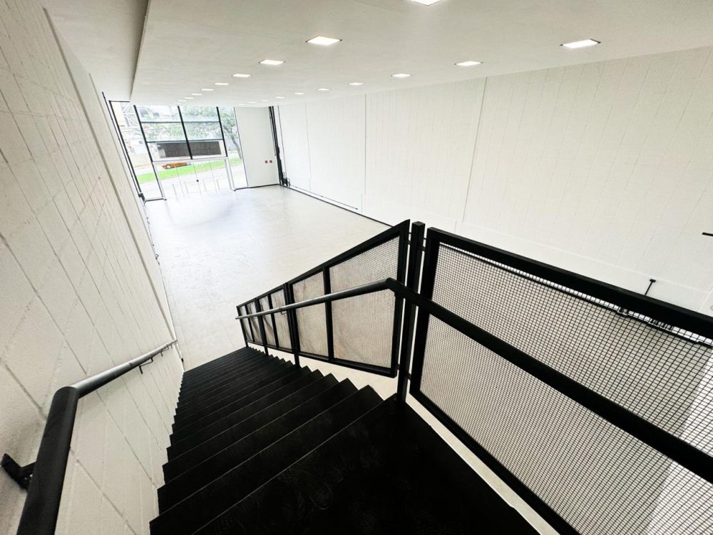 Prédio comercial para locação com 374 m² na Avenida Afonso Vergueiro — imagem 3