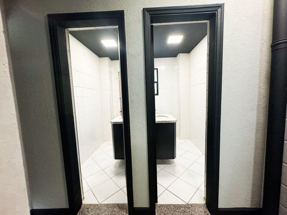 Prédio comercial para locação com 374 m² na Avenida Afonso Vergueiro — imagem 2