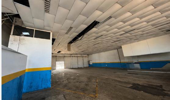 Imóvel comercial com 585 m² na Avenida General Carneiro — venda ou locação — imagem 3