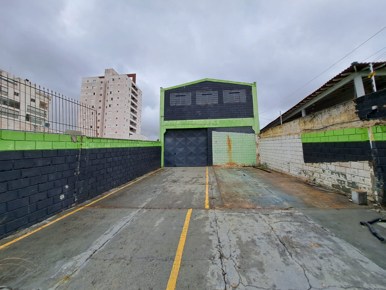 Galpão de 273 m² na Av. Capitão Bento Mascarenhas Jequitinhonha — Sorocaba