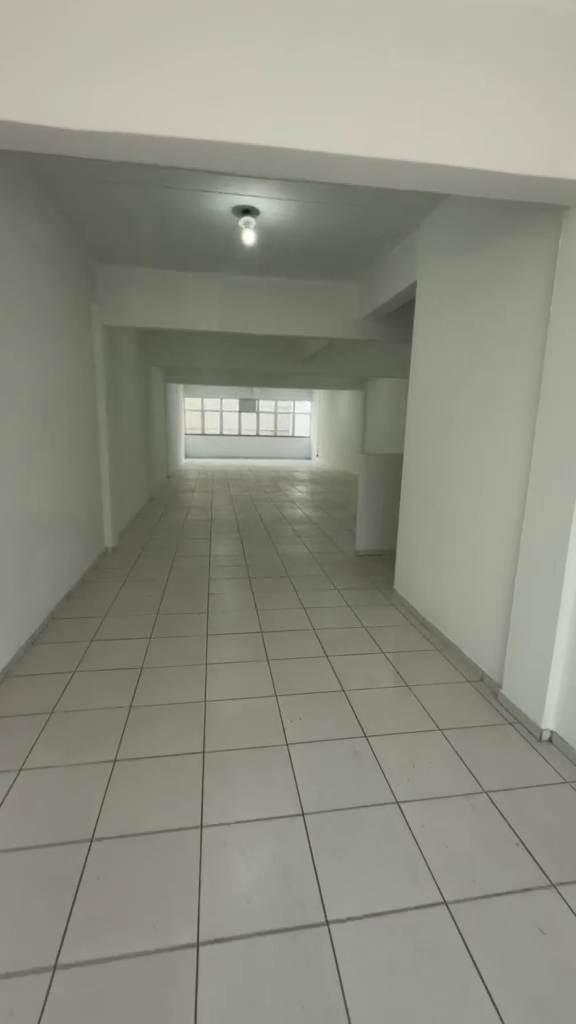 Prédio comercial com 450 m² na Avenida São Paulo
