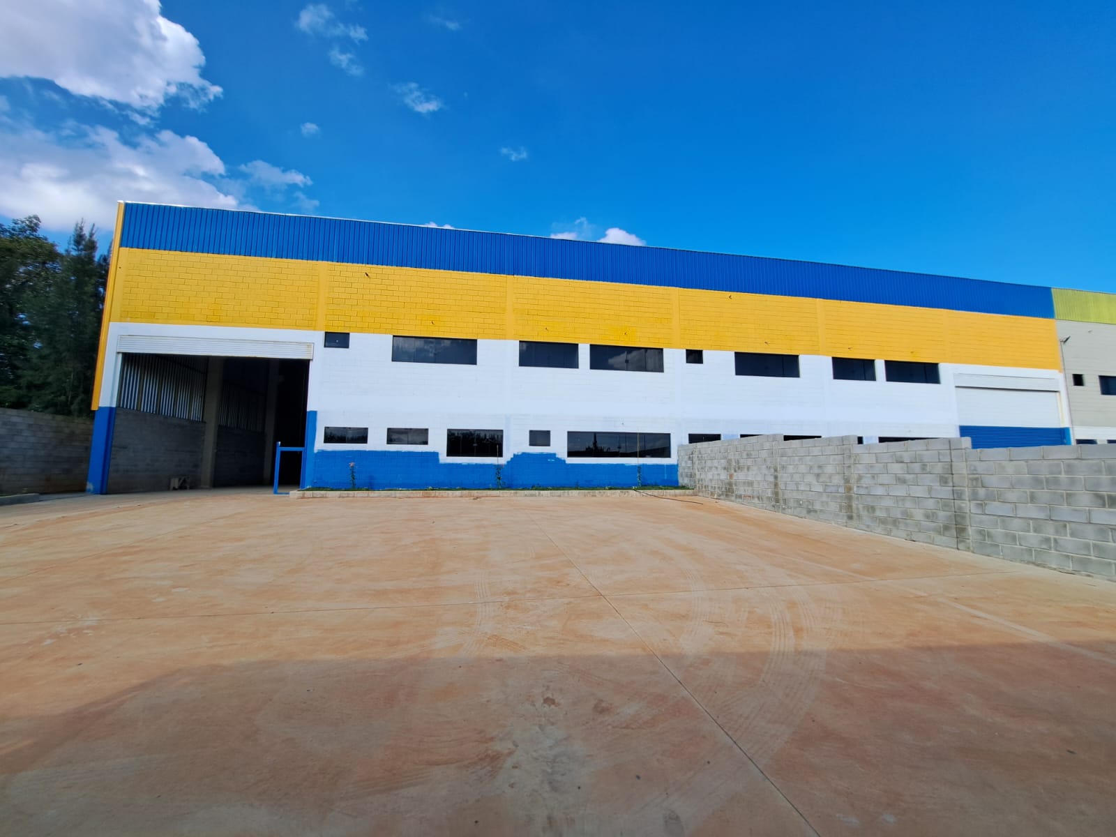 Galpões de 1.600 m² cada para locação na Rodovia João Leme dos Santos