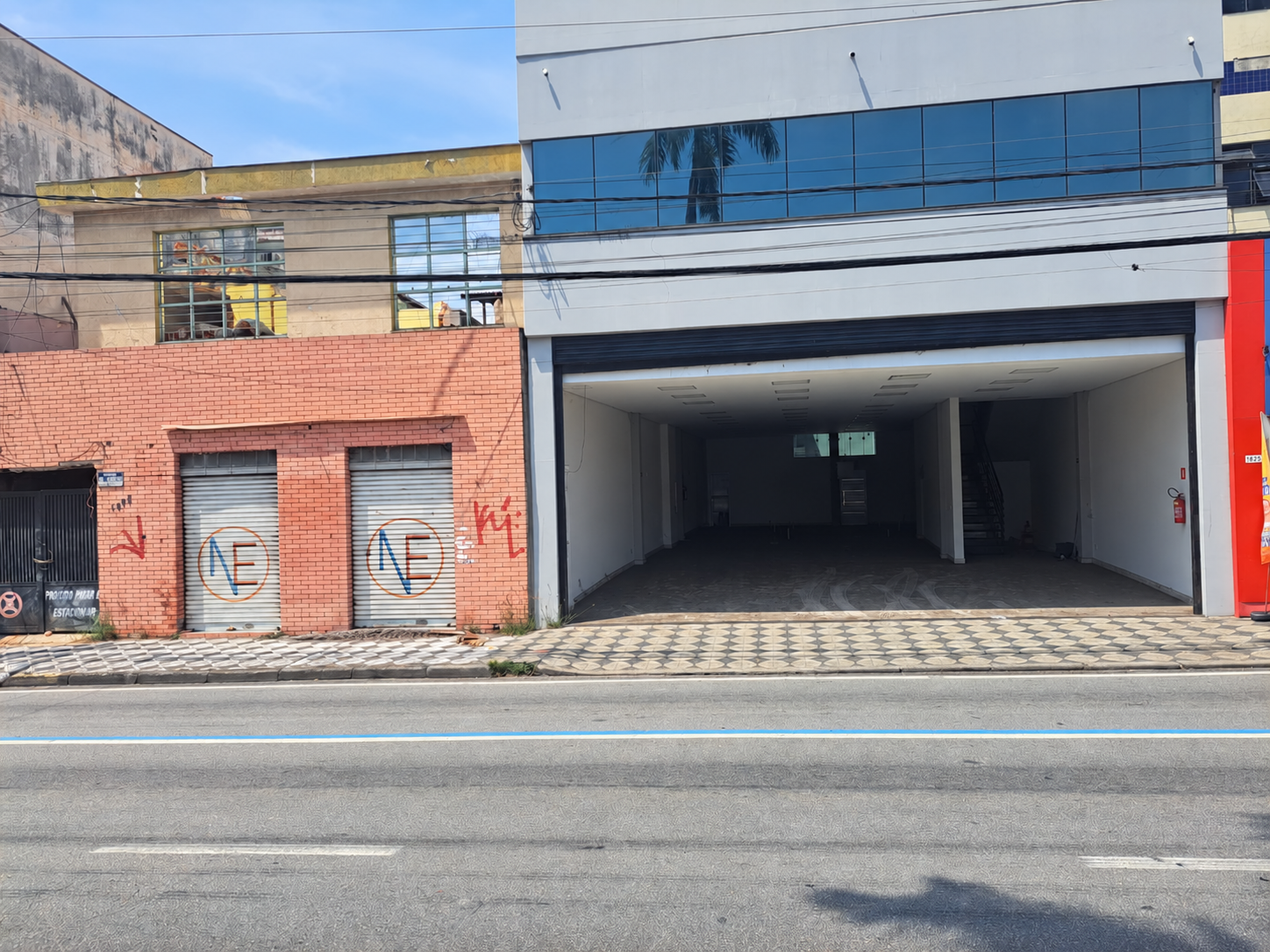 Ponto comercial com 470 m² para locação na Avenida General Carneiro